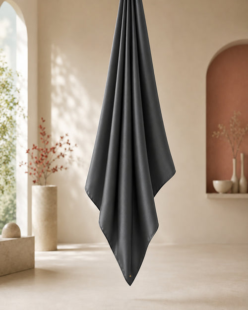 Satin in Noir