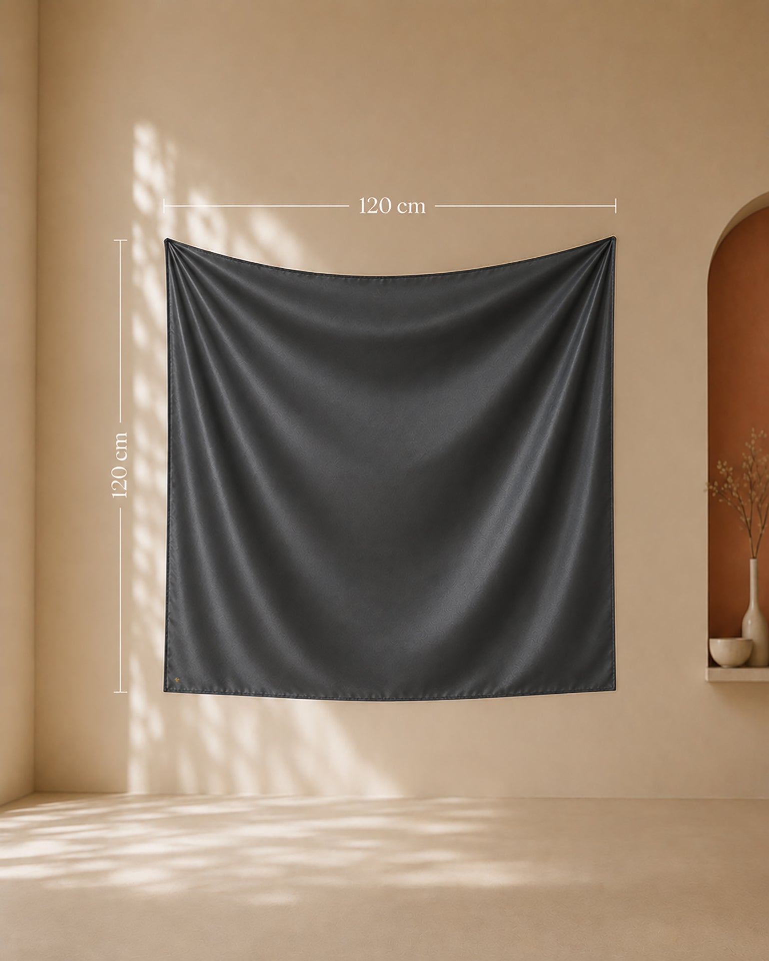 Satin in Noir